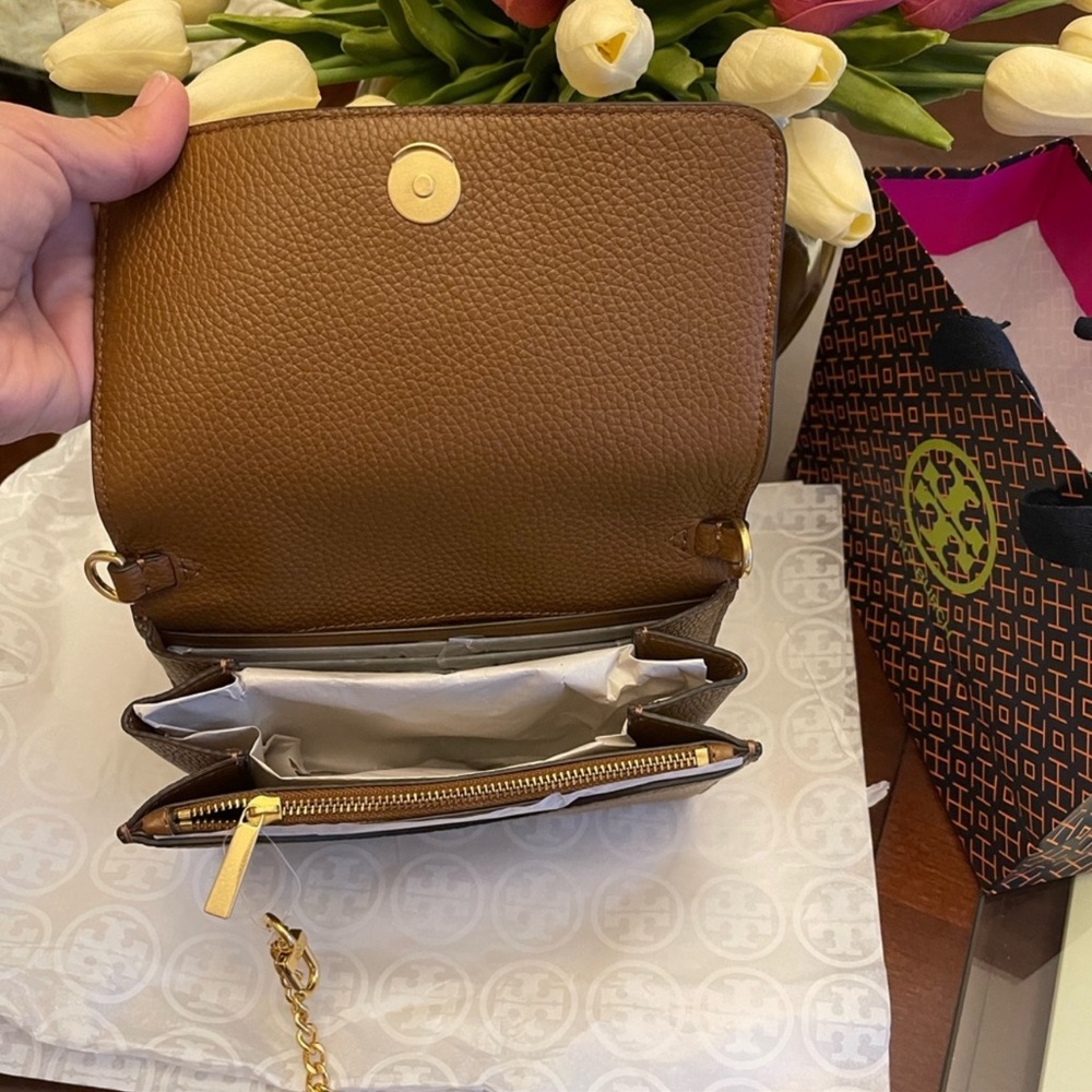 Brand new Athletic Tory Burch bag - Picture 5 of 15